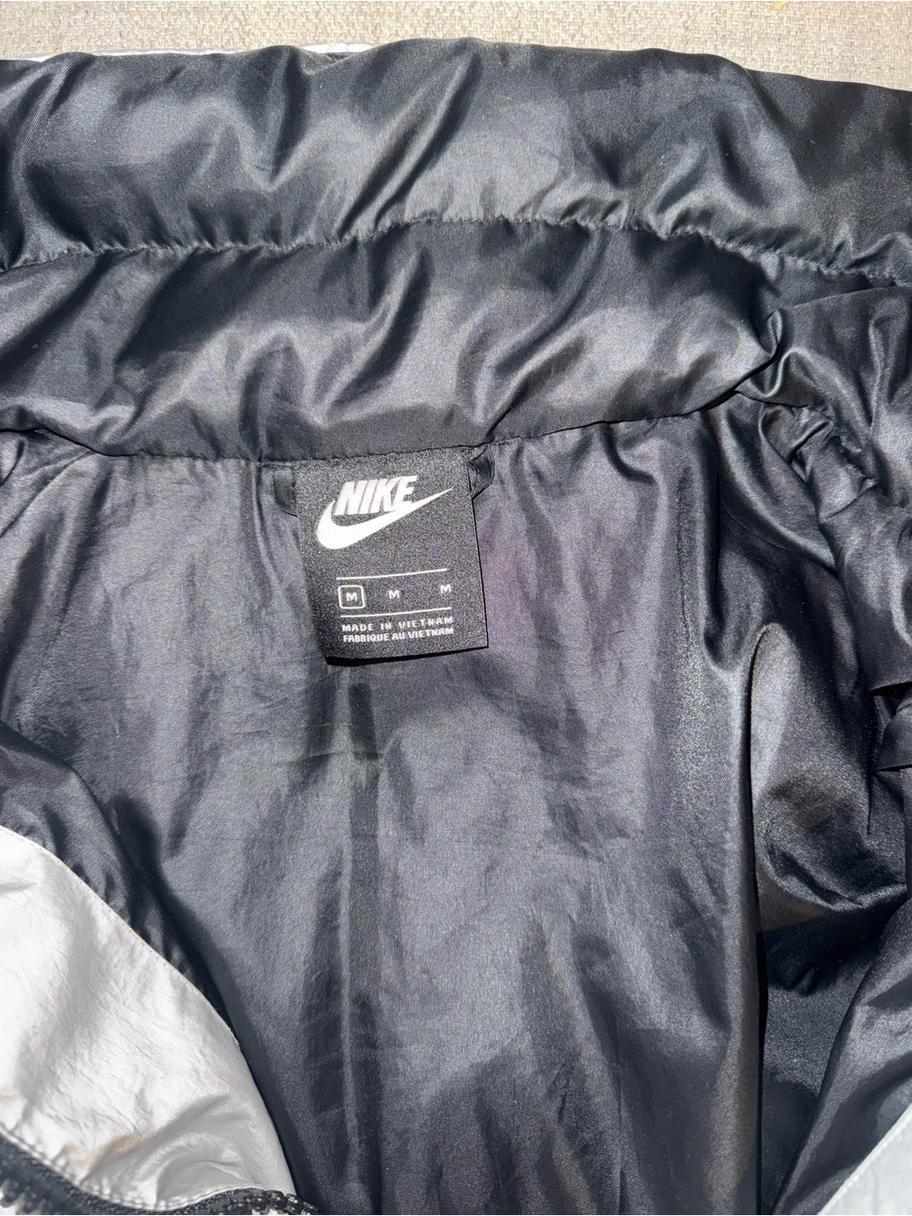 Nike Metallic Silver Women's Quilted Puffer Jacket - Picture 3 of 5